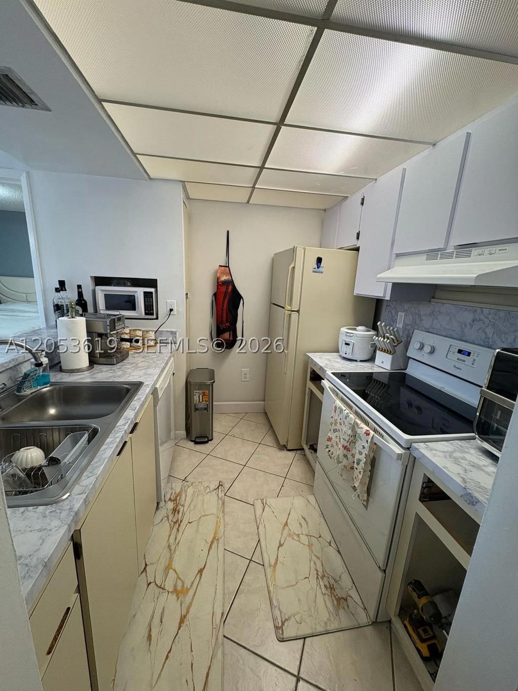 Real estate property located at 7035 186th St D302, Miami-dade, Las Brisas@ Country Club, Hialeah, FL