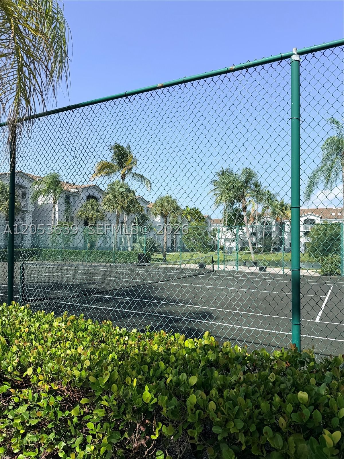 Real estate property located at 2640 University Dr #101, Broward, Royal Grand Condo, Davie, FL