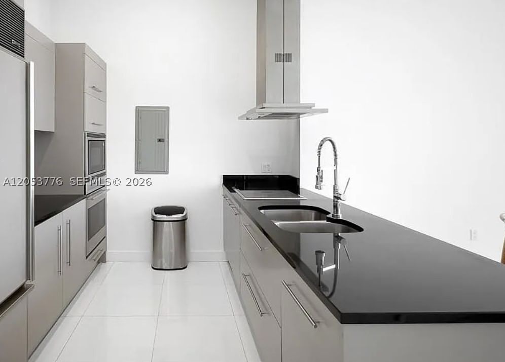 Real estate property located at 495 Brickell Ave #4105, Miami-dade, Icon Brickell No Two, Miami, FL