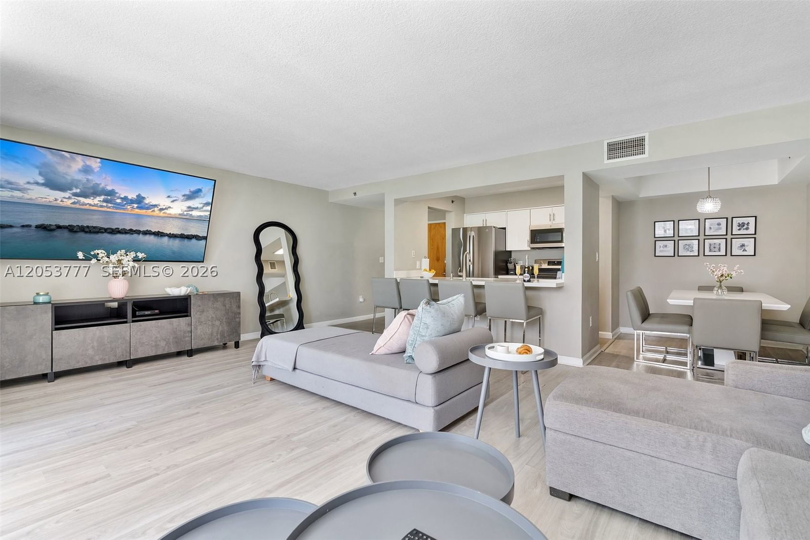 Real estate property located at 1200 Brickell Bay Dr #2423, Miami-dade, The Club At Brickell Bay, Miami, FL