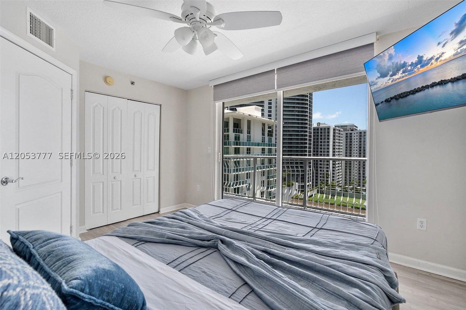 Real estate property located at 1200 Brickell Bay Dr #2423, Miami-dade, The Club At Brickell Bay, Miami, FL