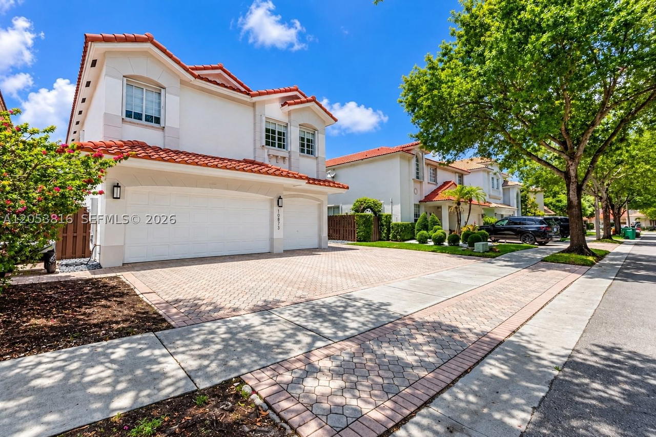 Real estate property located at 10873 71st St, Miami-dade, Doral Isles St Croix, Doral, FL