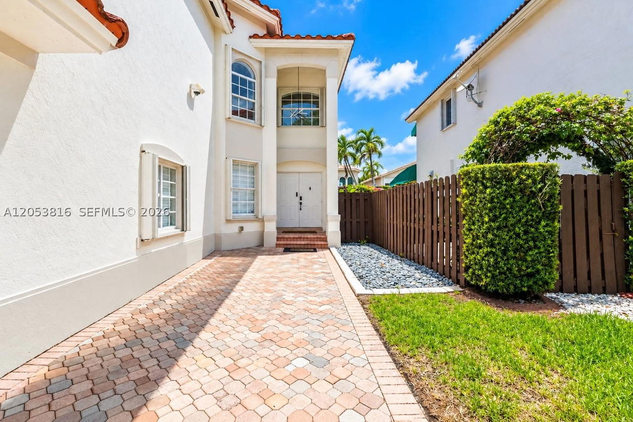 Real estate property located at 10873 71st St, Miami-dade, Doral Isles St Croix, Doral, FL