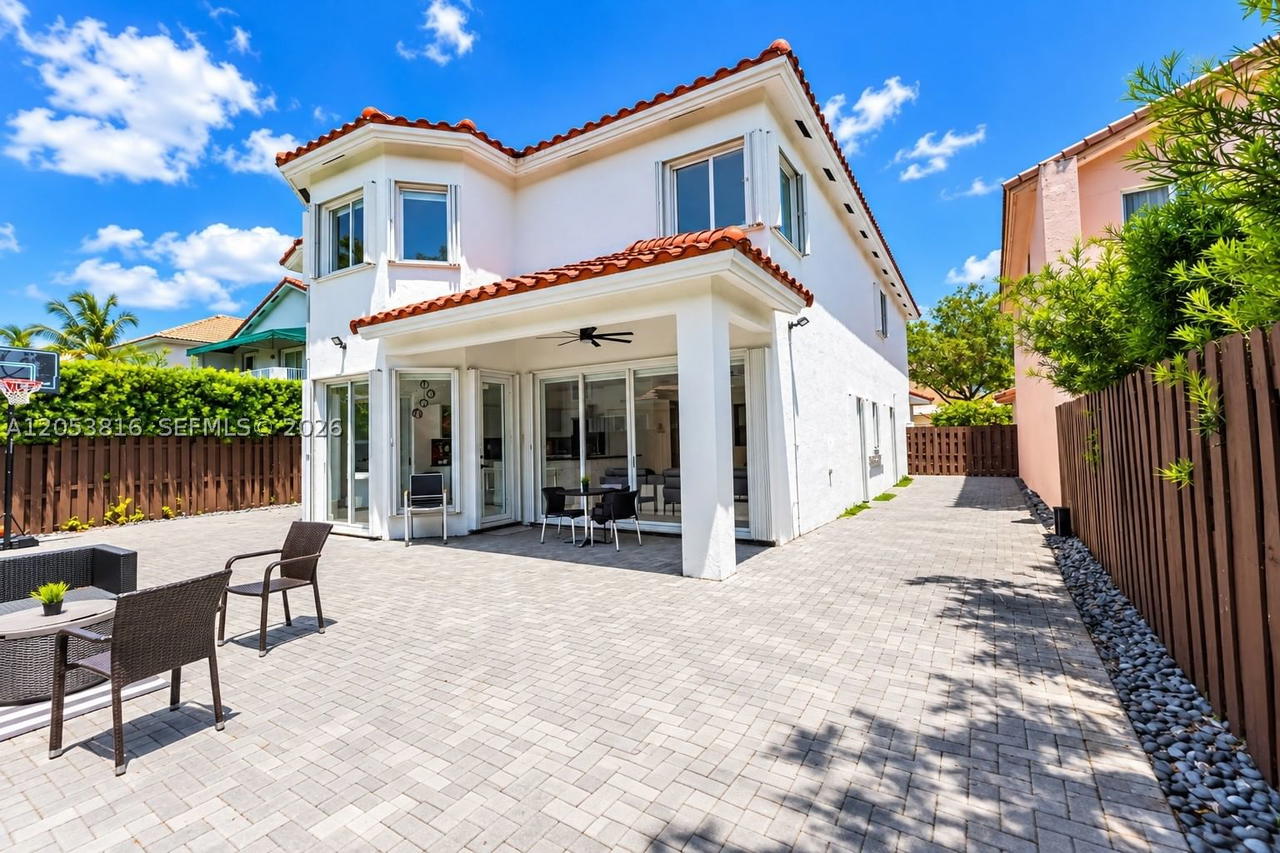Real estate property located at 10873 71st St, Miami-dade, Doral Isles St Croix, Doral, FL