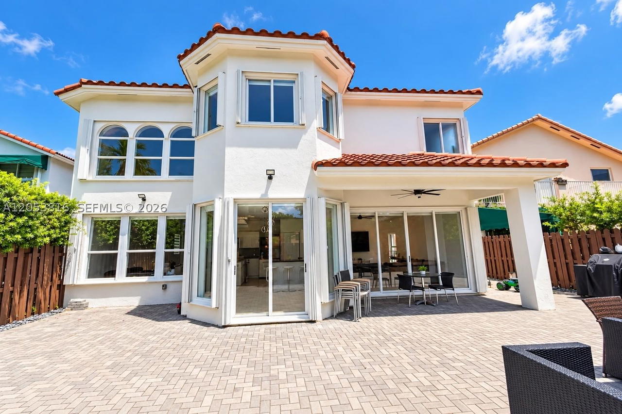Real estate property located at 10873 71st St, Miami-dade, Doral Isles St Croix, Doral, FL