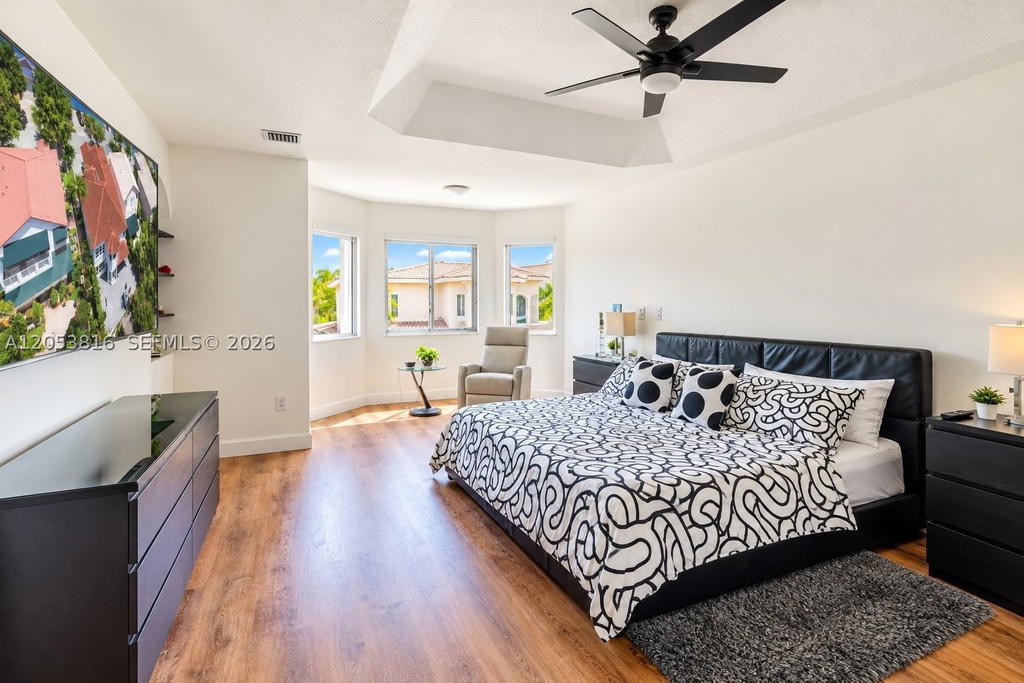 Real estate property located at 10873 71st St, Miami-dade, Doral Isles St Croix, Doral, FL