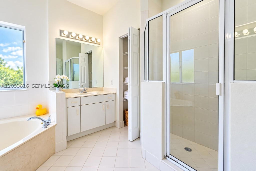 Real estate property located at 10873 71st St, Miami-dade, Doral Isles St Croix, Doral, FL