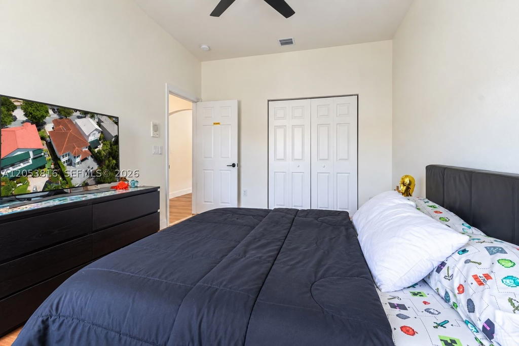 Real estate property located at 10873 71st St, Miami-dade, Doral Isles St Croix, Doral, FL