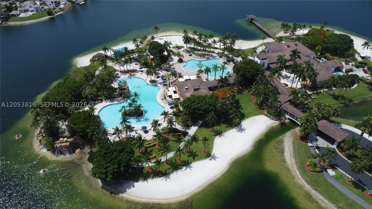 Real estate property located at 10873 71st St, Miami-dade, Doral Isles St Croix, Doral, FL