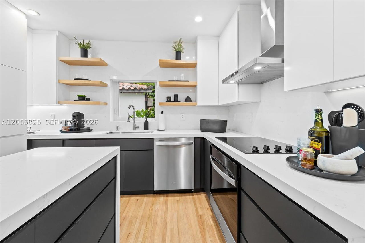 Real estate property located at 829 Granada Groves Ct, Miami-dade, Granada Groves, Coral Gables, FL