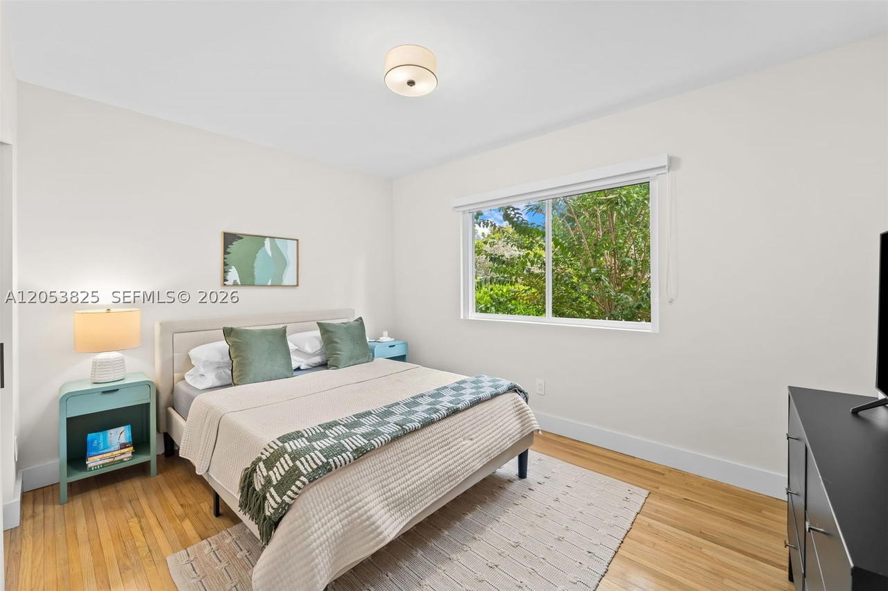Real estate property located at 829 Granada Groves Ct, Miami-dade, Granada Groves, Coral Gables, FL
