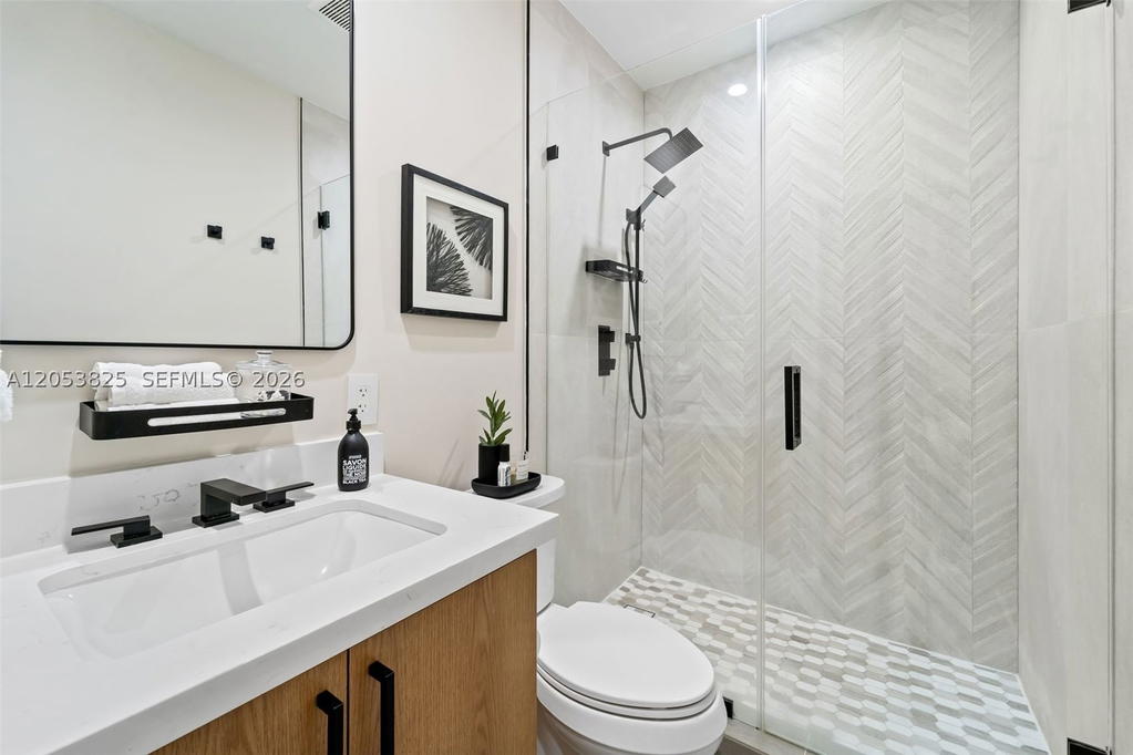 Real estate property located at 829 Granada Groves Ct, Miami-dade, Granada Groves, Coral Gables, FL