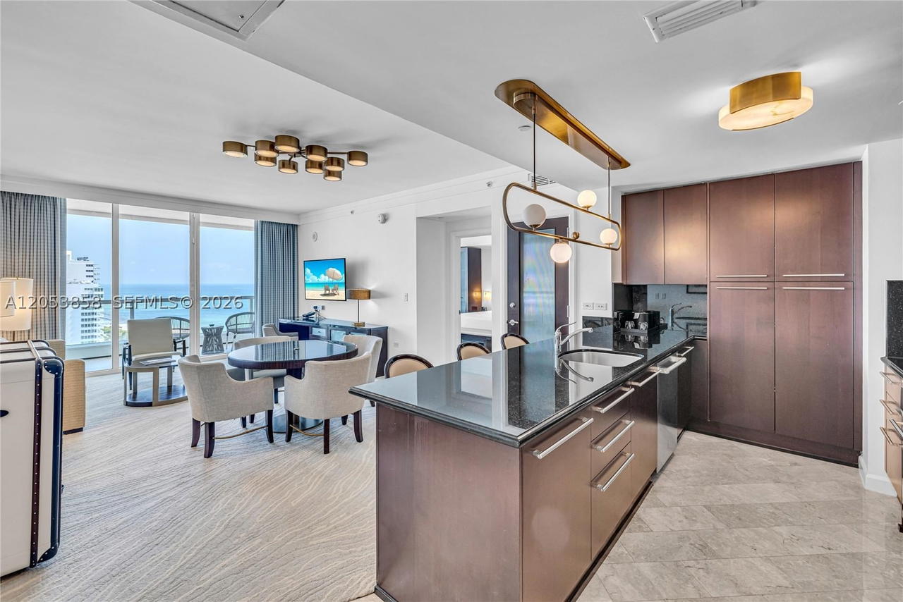 Real estate property located at 4391 COLLINS AVE #1707, Miami-dade, Fontainebleau Iii Ocean C, Miami Beach, FL
