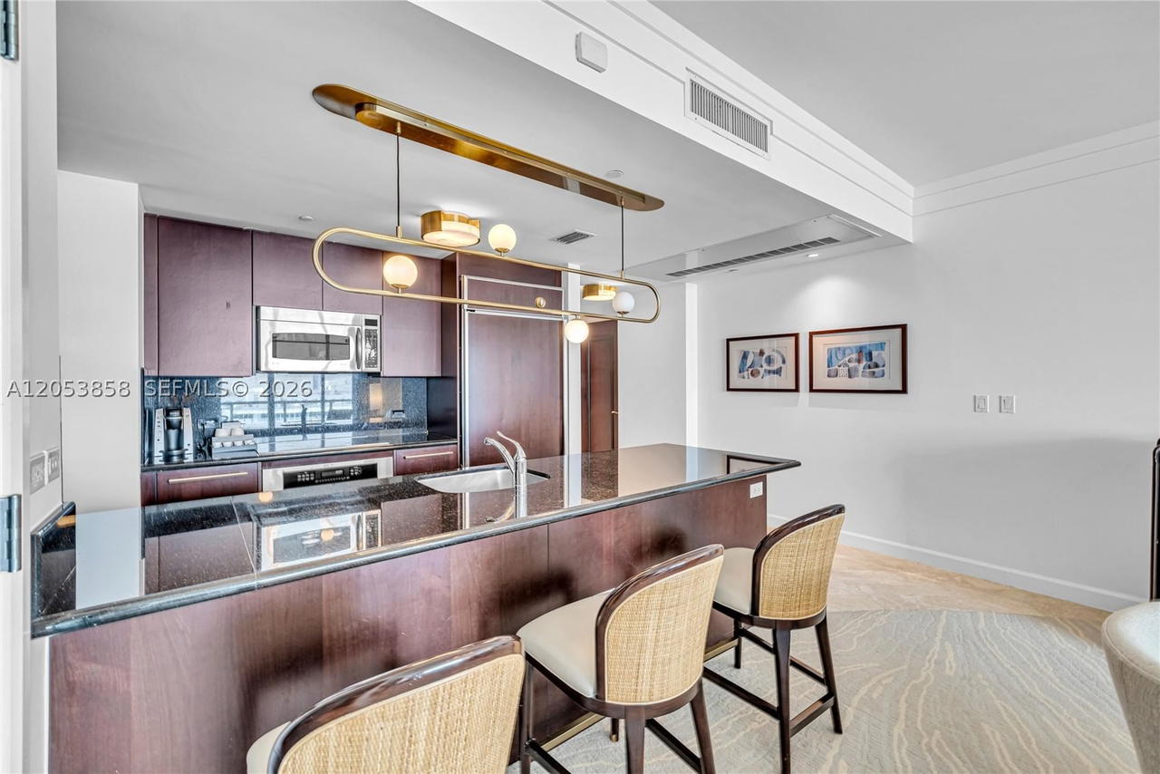 Real estate property located at 4391 COLLINS AVE #1707, Miami-dade, Fontainebleau Iii Ocean C, Miami Beach, FL