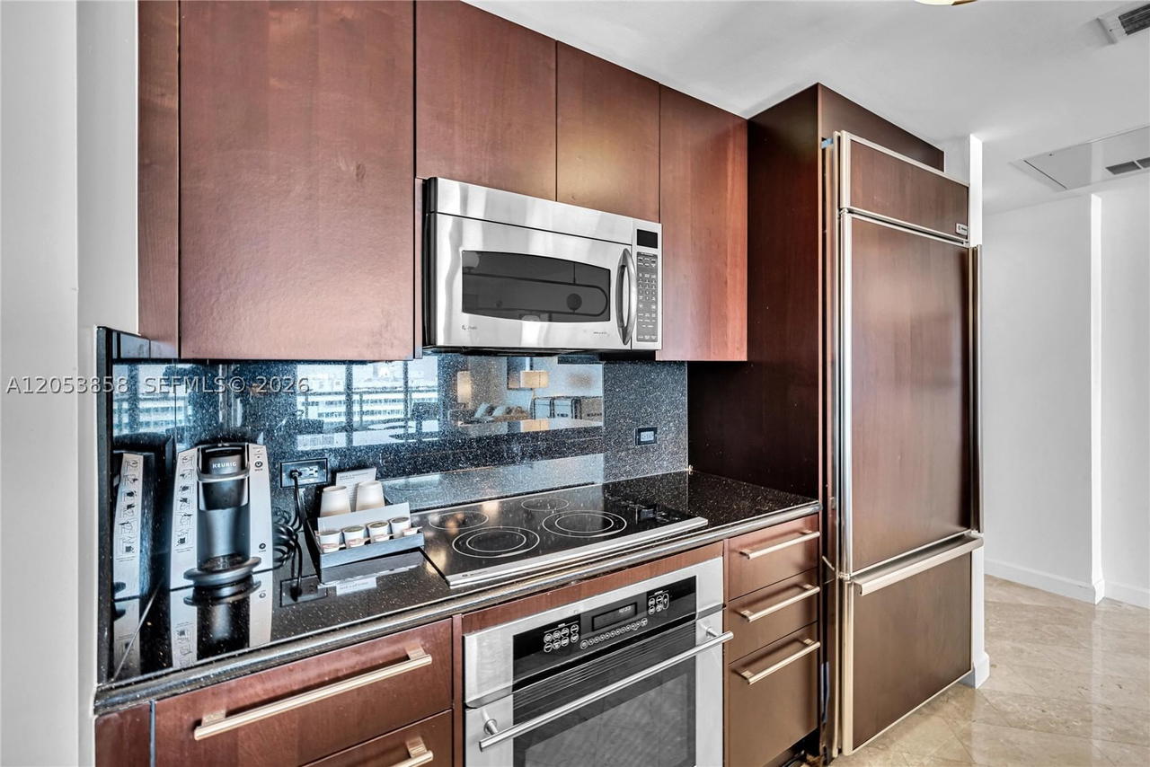 Real estate property located at 4391 COLLINS AVE #1707, Miami-dade, Fontainebleau Iii Ocean C, Miami Beach, FL