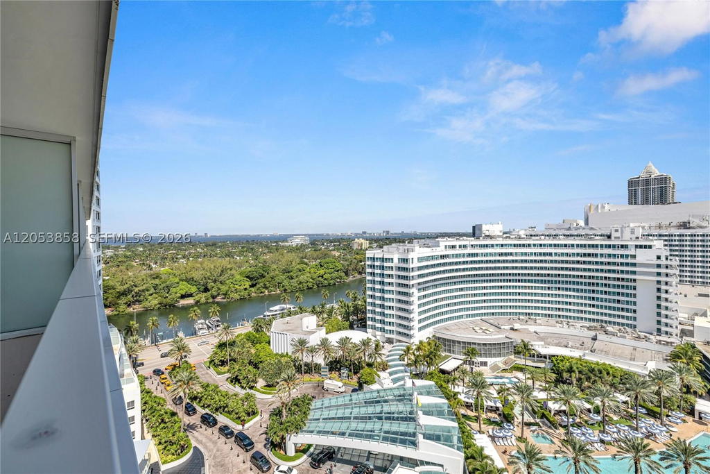 Real estate property located at 4391 COLLINS AVE #1707, Miami-dade, Fontainebleau Iii Ocean C, Miami Beach, FL