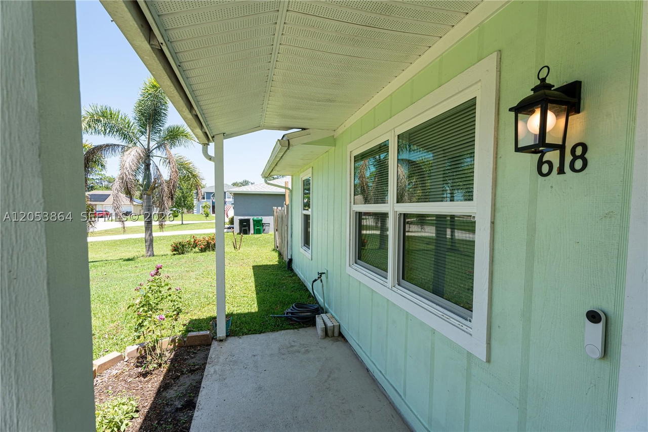 Real estate property located at 618 Ray Ave, St Lucie, Port St Lucie Section 28, Port St Lucie, FL