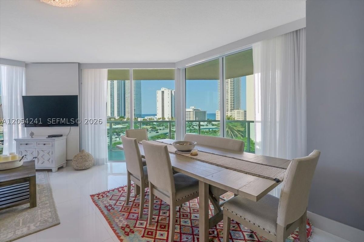 Real estate property located at 250 Sunny Isles Blvd #3-902, Miami-dade, St Tropez On The Bay Iii, Sunny Isles Beach, FL