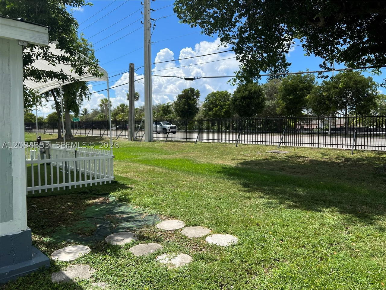 Real estate property located at 20016 56 Ave, Miami-dade, Royal Country, Miami Gardens, FL