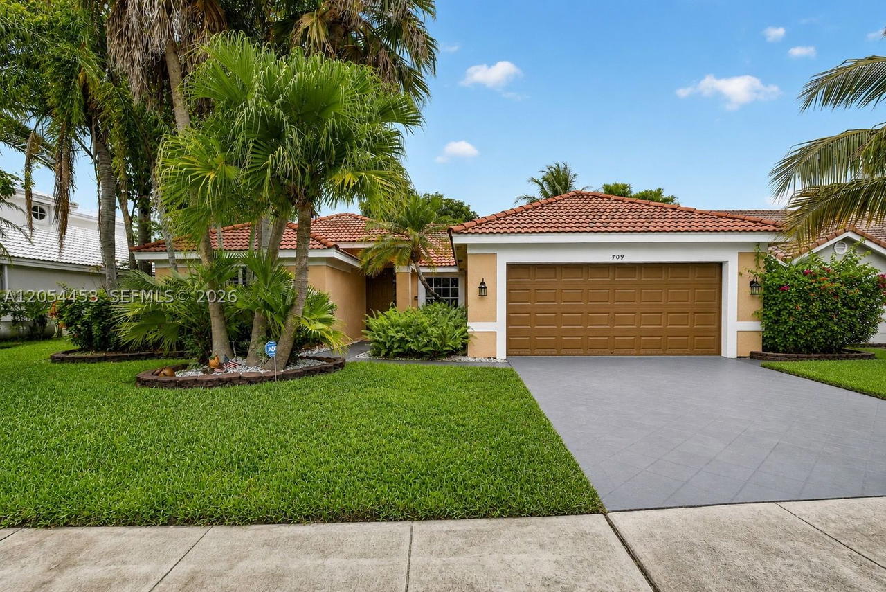 Real estate property located at 709 177th Ave, Broward, Silver Lakes At Pembroke, Pembroke Pines, FL