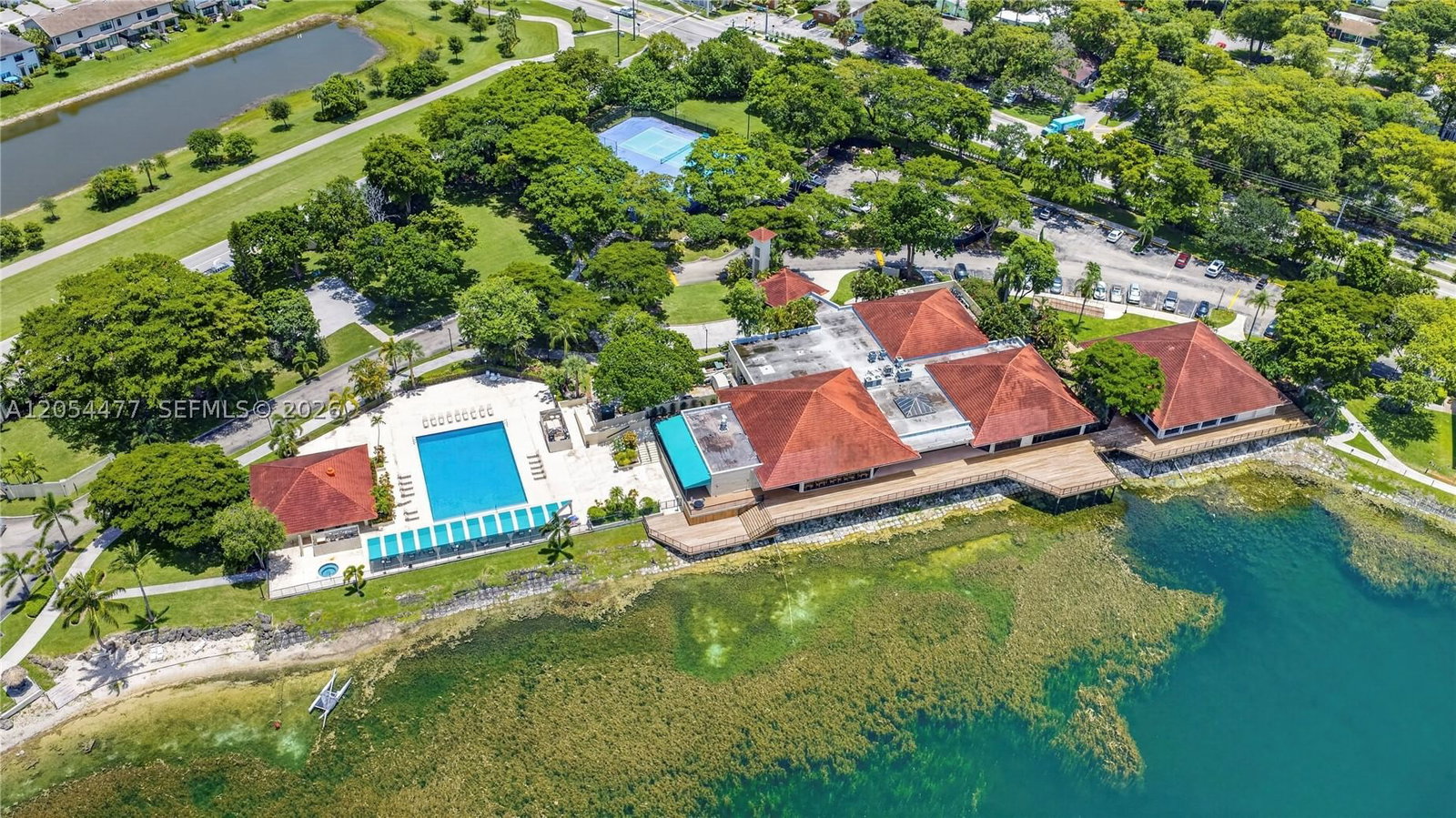 Real estate property located at 117 Lake Emerald Dr #408, Broward, Lake Emerald Condominium, Oakland Park, FL