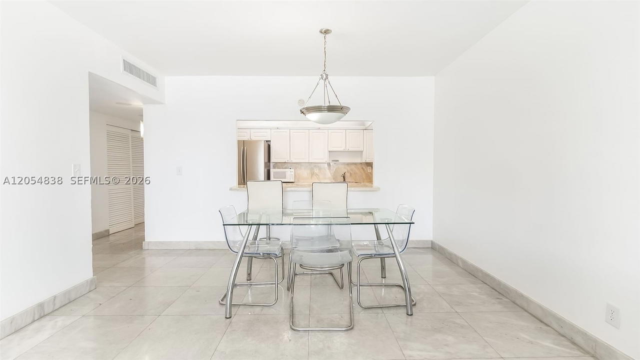 Real estate property located at 19380 Collins Ave #1423, Miami-dade, Oceanview Building B Cond, Sunny Isles Beach, FL