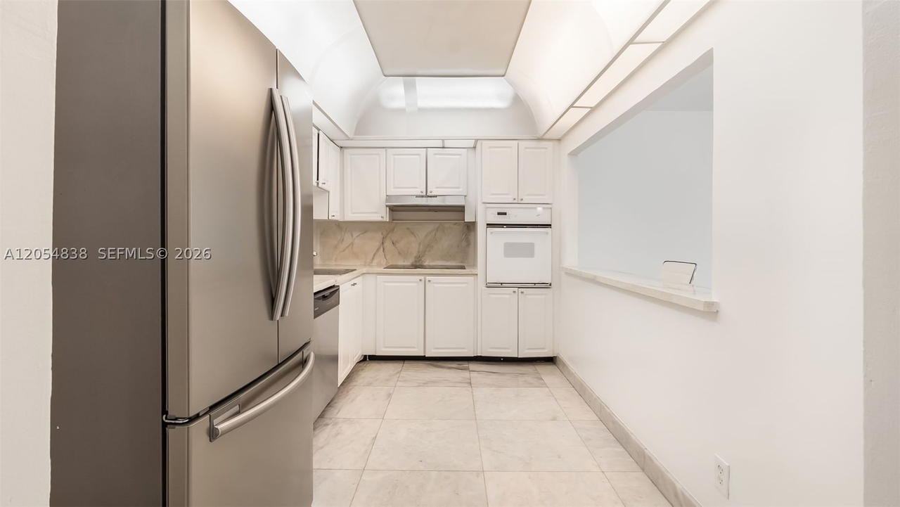Real estate property located at 19380 Collins Ave #1423, Miami-dade, Oceanview Building B Cond, Sunny Isles Beach, FL