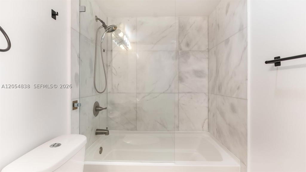 Real estate property located at 19380 Collins Ave #1423, Miami-dade, Oceanview Building B Cond, Sunny Isles Beach, FL