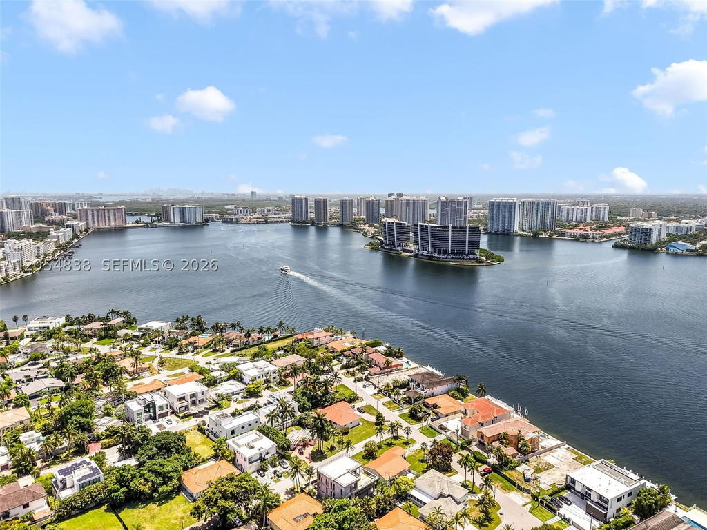 Real estate property located at 19380 Collins Ave #1423, Miami-dade, Oceanview Building B Cond, Sunny Isles Beach, FL