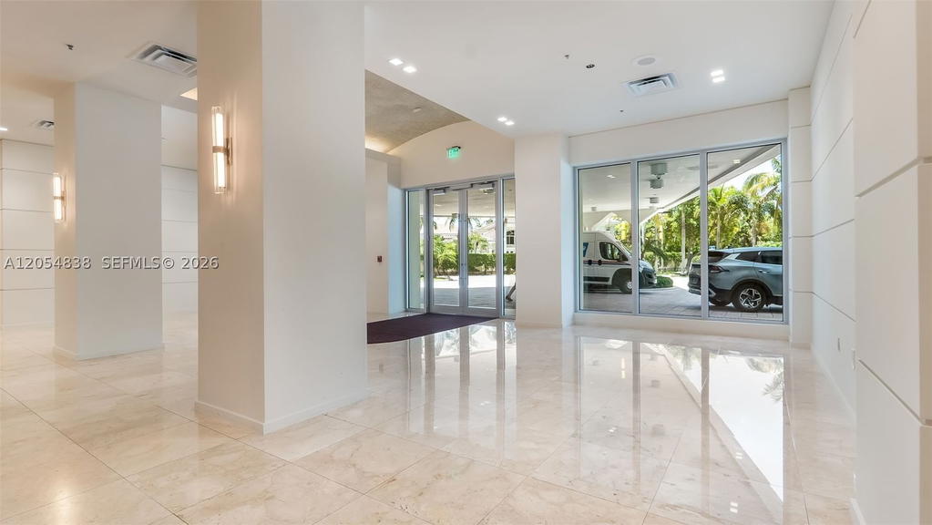 Real estate property located at 19380 Collins Ave #1423, Miami-dade, Oceanview Building B Cond, Sunny Isles Beach, FL
