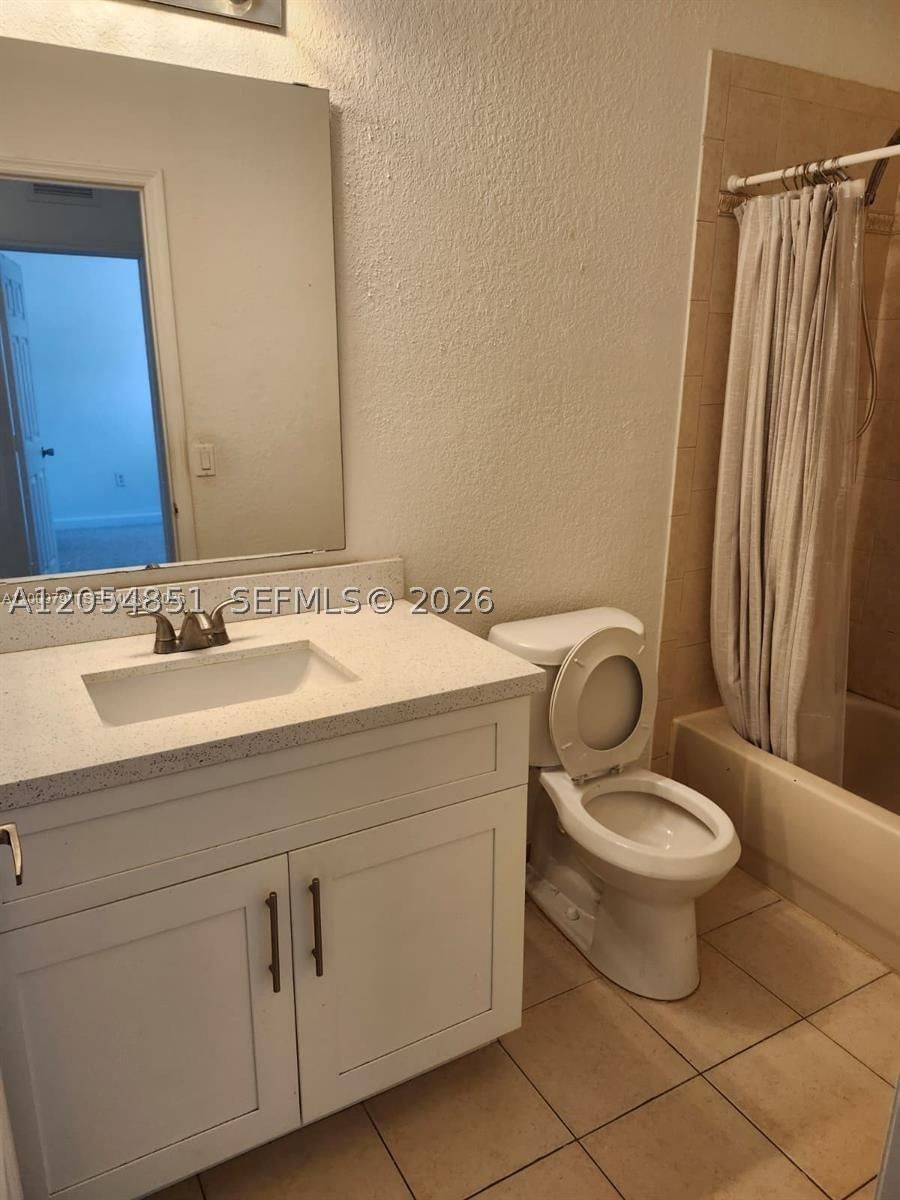 Real estate property located at 11425 76th Ter, Miami-dade, Doral Isles North Sec Two, Doral, FL