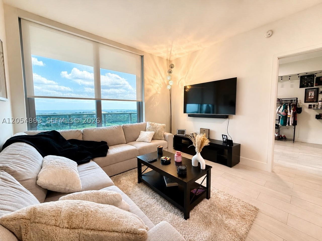 Real estate property located at 2000 METROPICA WAY #2011, Broward, Metropica North Tower One, Sunrise, FL