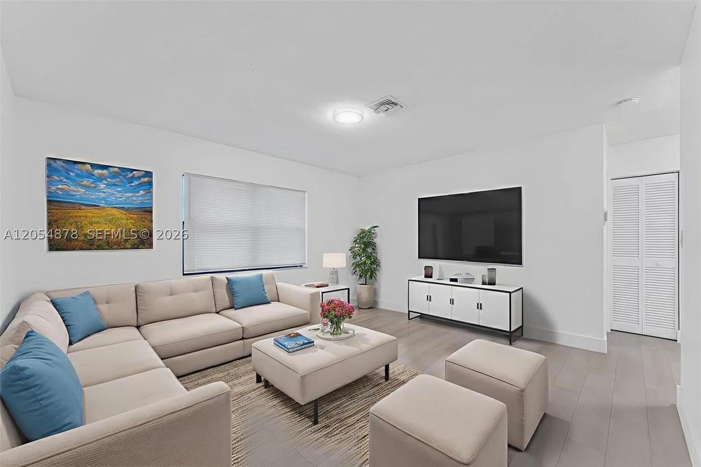 Real estate property located at 19 4th Ter, Broward, Hollywood Center Amen Pla, Dania Beach, FL
