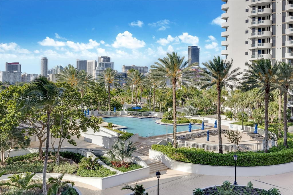 Real estate property located at 21205 Yacht Club Dr #701, Miami-dade, North Tower At The Point, Aventura, FL