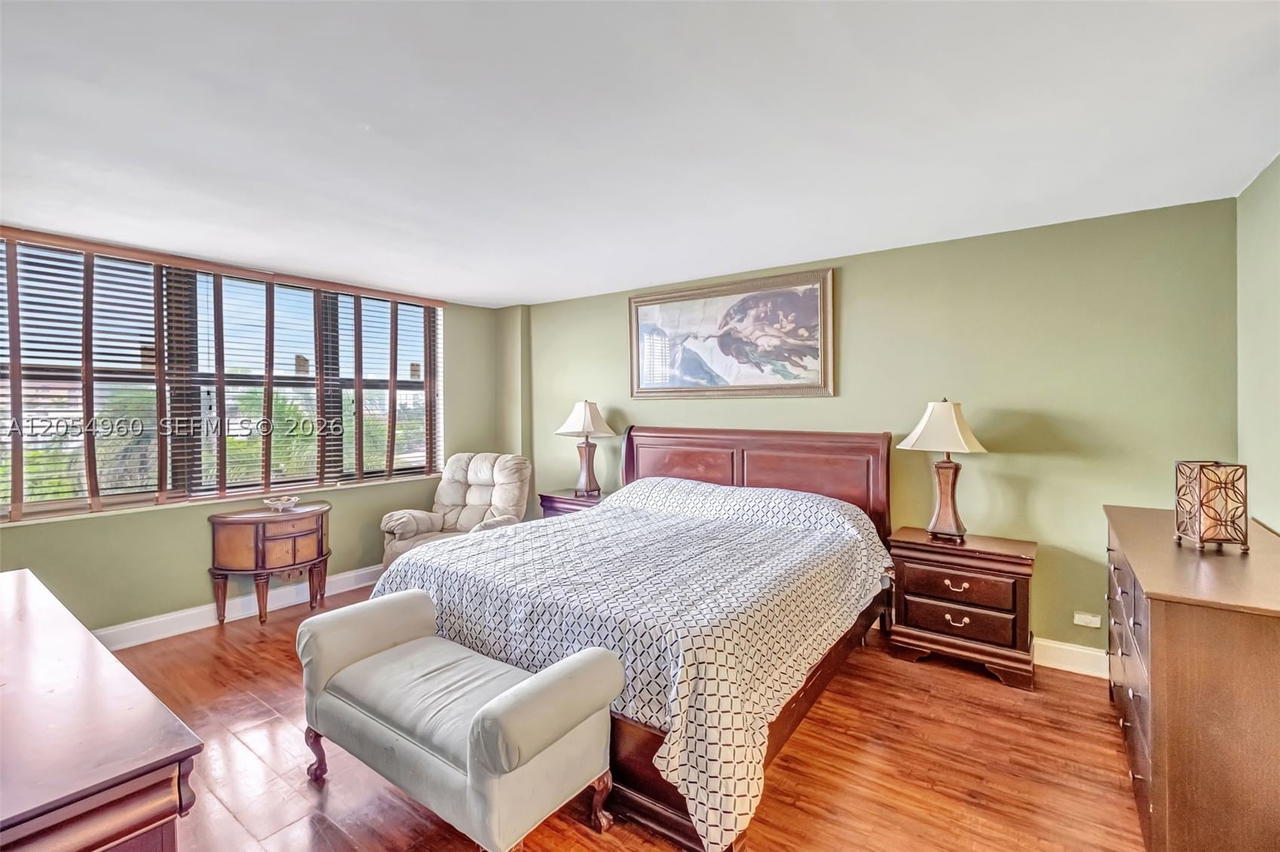 Real estate property located at 10101 Bay Harbor Dr #502, Miami-dade, The Belmont Condo, Bay Harbor Islands, FL