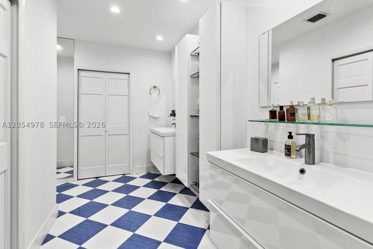 Real estate property located at 6511 Riviera Dr, Miami-dade, Coral Gables Riviera Sec, Coral Gables, FL