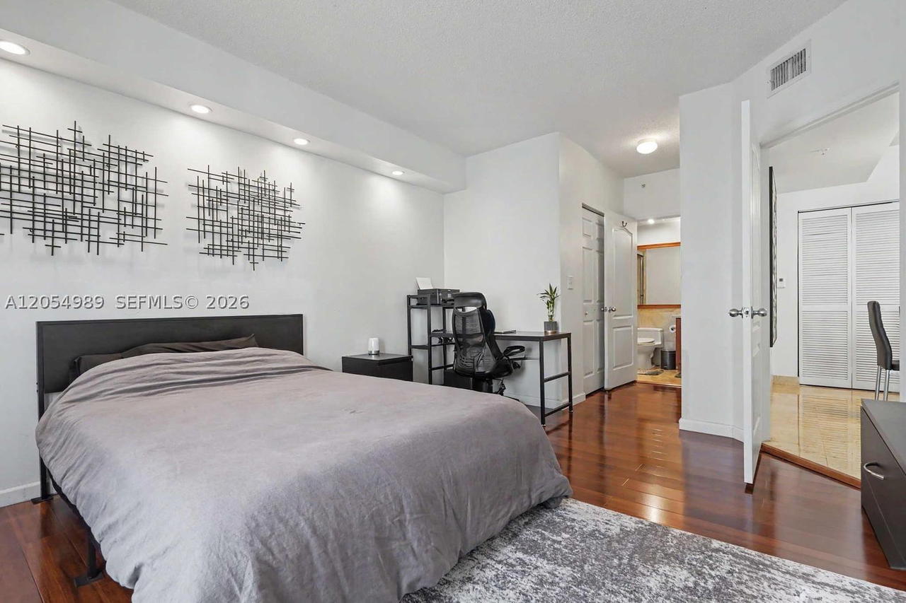 Real estate property located at 5085 7th St #906, Miami-dade, Blue Lagoon Condo, Miami, FL