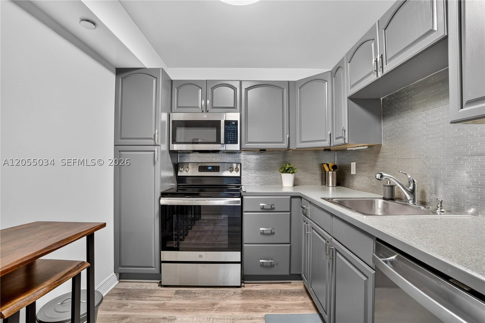 Real estate property located at 900 Saint Charles Pl #621, Broward, Park Place, Pembroke Pines, FL