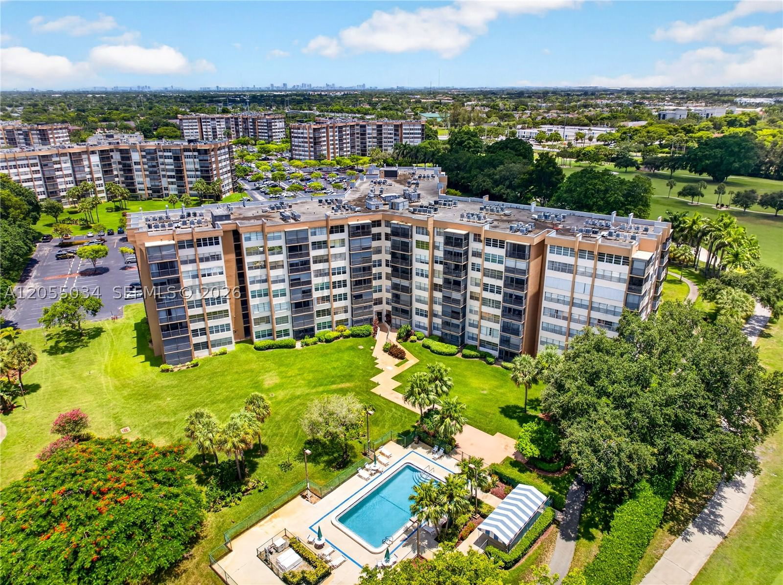 Real estate property located at 900 Saint Charles Pl #621, Broward, Park Place, Pembroke Pines, FL