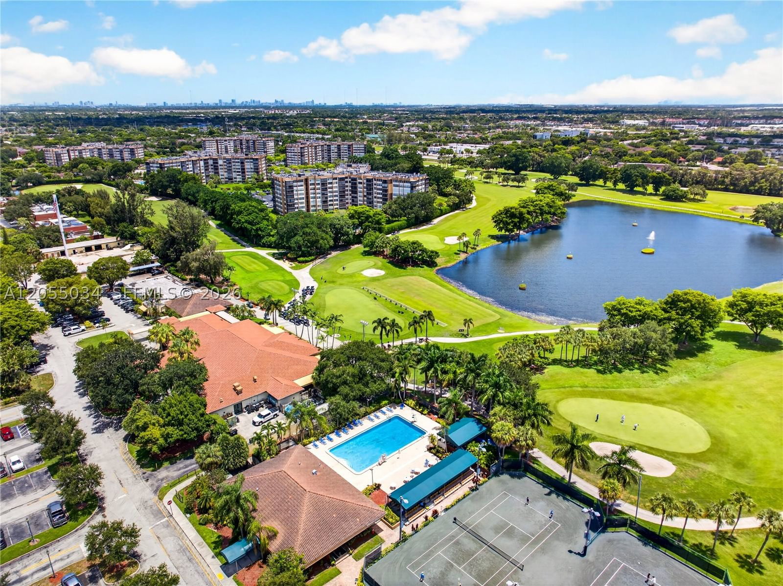 Real estate property located at 900 Saint Charles Pl #621, Broward, Park Place, Pembroke Pines, FL
