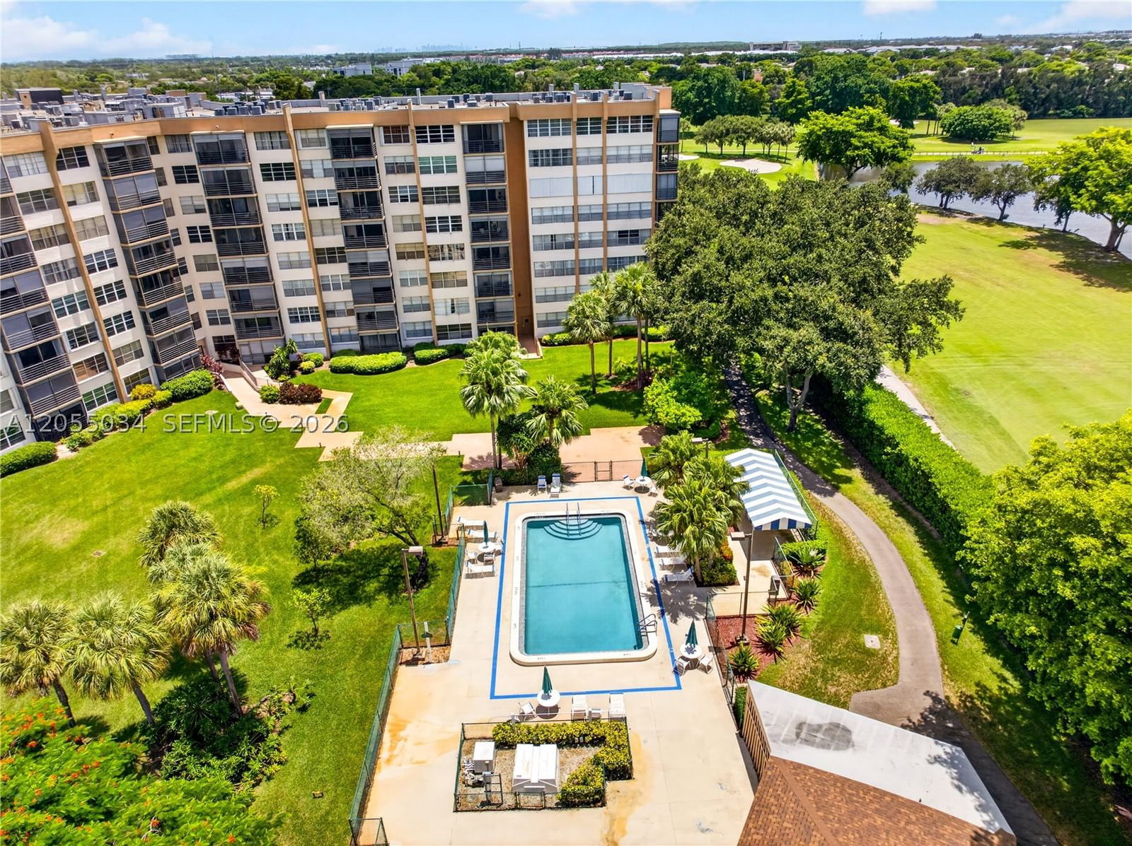 Real estate property located at 900 Saint Charles Pl #621, Broward, Park Place, Pembroke Pines, FL