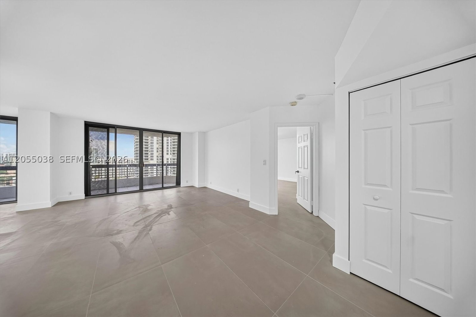 Real estate property located at 3530 Mystic Pointe Dr #1606, Miami-dade, Mystic Pointe Tower 500 C, Aventura, FL