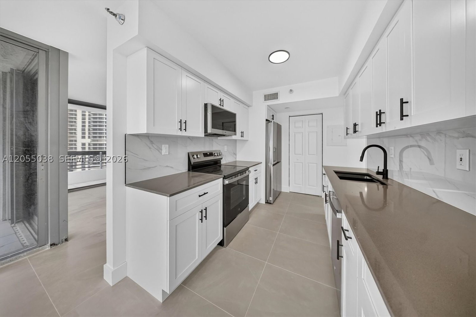Real estate property located at 3530 Mystic Pointe Dr #1606, Miami-dade, Mystic Pointe Tower 500 C, Aventura, FL