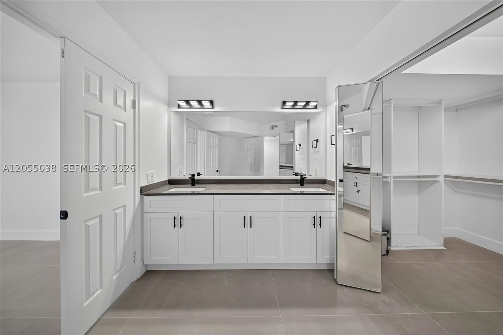 Real estate property located at 3530 Mystic Pointe Dr #1606, Miami-dade, Mystic Pointe Tower 500 C, Aventura, FL