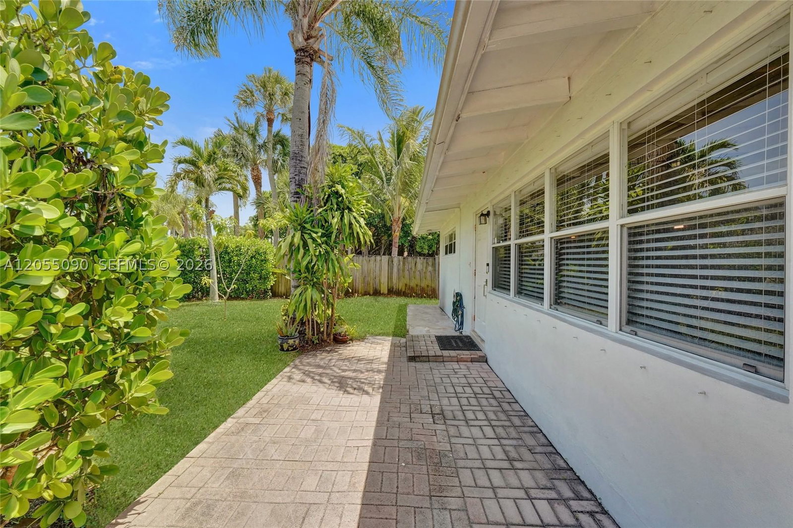 Real estate property located at 2531 Whale Harbor Ln, Broward, Lauderdale Isles No 2-blk, Fort Lauderdale, FL