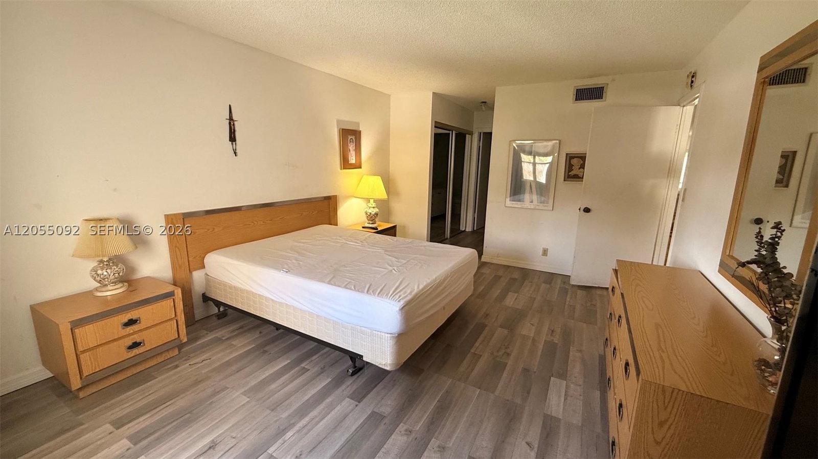 Real estate property located at 303 Racquet Club Rd #206, Broward, Racquet Club Apts At Bona, Weston, FL