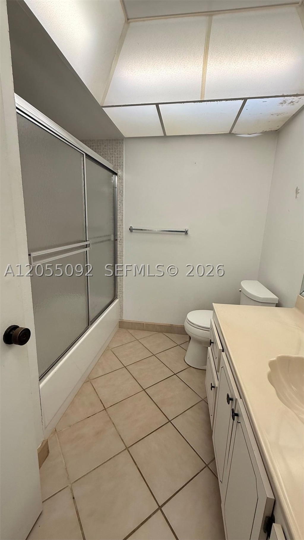 Real estate property located at 303 Racquet Club Rd #206, Broward, Racquet Club Apts At Bona, Weston, FL