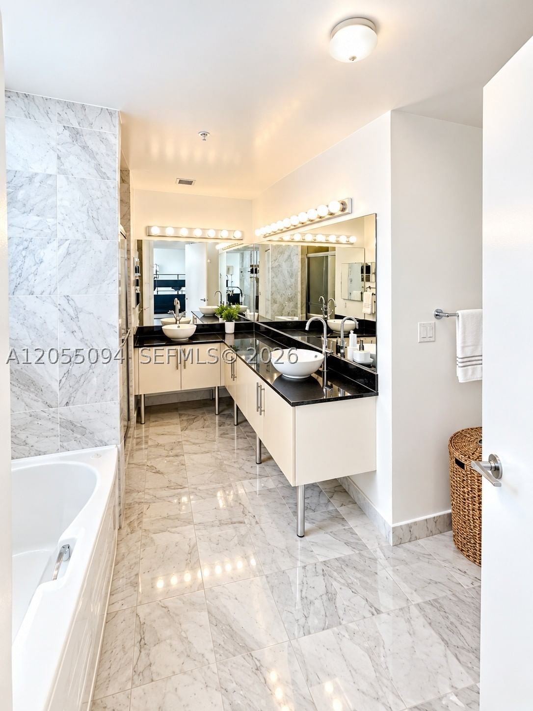 Real estate property located at 31 5th St #3712, Miami-dade, Brickell On The River N T, Miami, FL