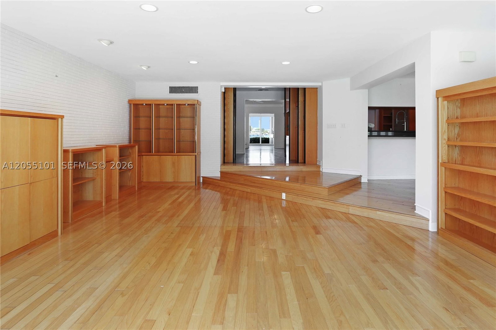 Real estate property located at 803 Southlake Dr, Broward, Hollywood Lakes Section, Hollywood, FL