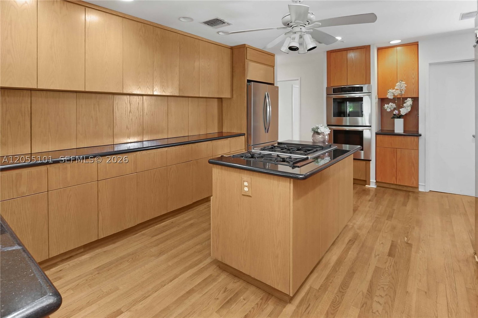 Real estate property located at 803 Southlake Dr, Broward, Hollywood Lakes Section, Hollywood, FL